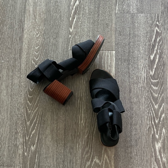 Kelsi Dagger Black Strappy Sandals - Picture 4 of 5